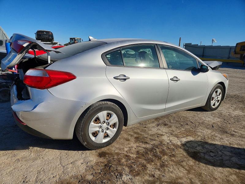 Photo 3 from auction – 2015 KIA FORTE LX with VIN KNAFK4A63F5263705