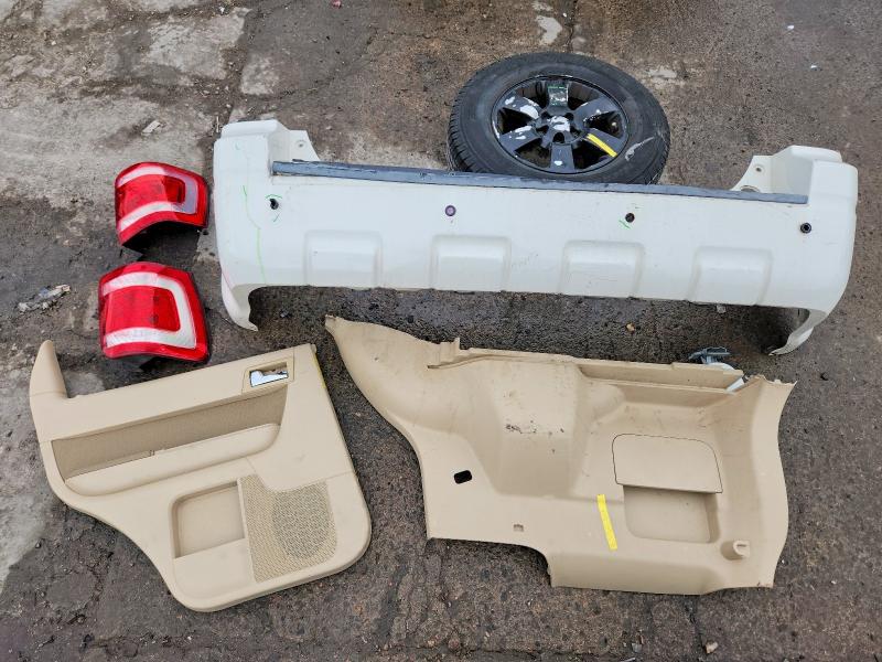 Photo 13 from auction – 2010 FORD ESCAPE LIM with VIN 1FMCU9EGXAKD19709
