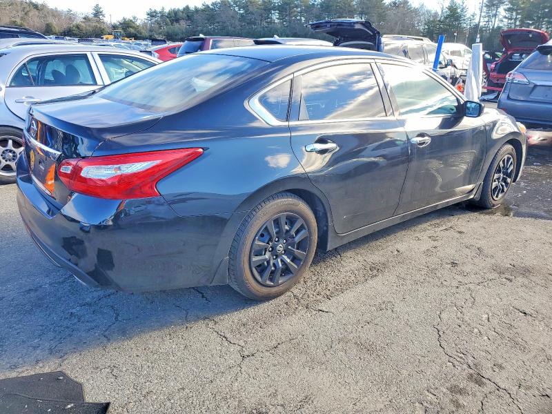 Photo 3 from auction – 2017 NISSAN ALTIMA with VIN 1N4AL3AP1HN319243