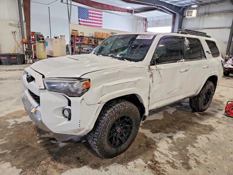 TOYOTA 4RUNNER SR 2018 with VIN JTEBU5JR1J5496806 - Photo from auction