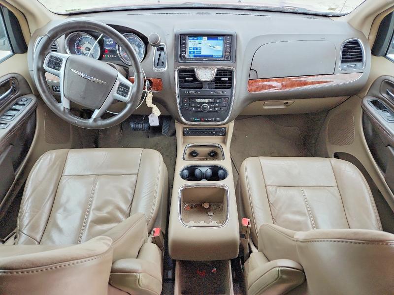 Photo 8 from auction – 2011 CHRYSLER TOWN & COUNTRY with VIN 2A4RR6DG3BR698064