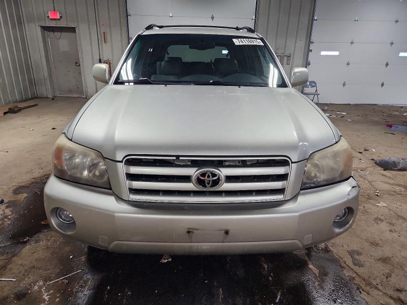 Photo 5 from auction – 2005 TOYOTA HIGHLANDER with VIN JTEDP21A050067992
