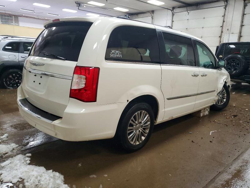 Photo 3 from auction – 2013 CHRYSLER TOWN & COU with VIN 2C4RC1CG0DR753407