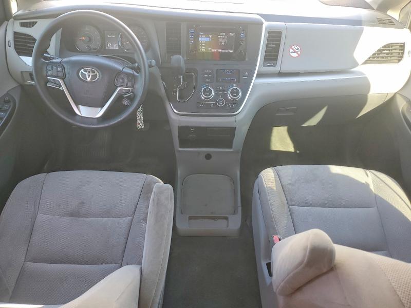 Photo 8 from auction – 2017 TOYOTA SIENNA with VIN 5TDZZ3DC2HS858453