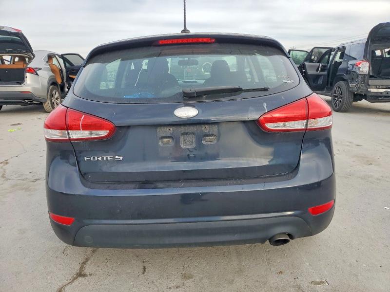Photo 6 from auction – 2017 KIA FORTE LX with VIN KNAFK5A88H5693515
