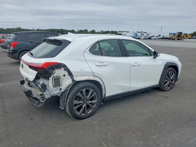 Photo 3 from auction – 2019 LEXUS UX 200 with VIN JTHY3JBH9K2002368