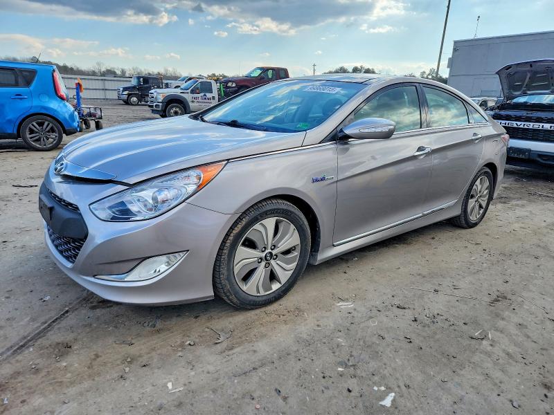 HYUNDAI SONATA 2014 with VIN KMHEC4A41EA104810 - Photo from auction