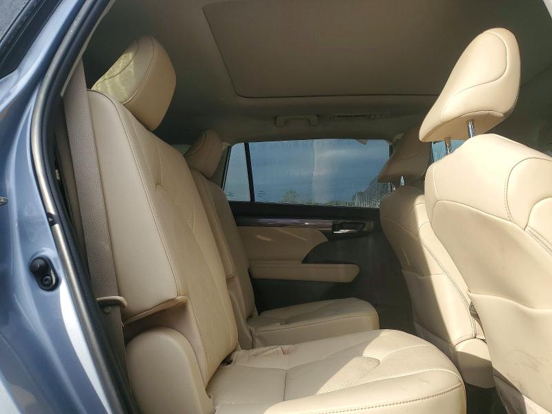 Photo 11 from auction – 2022 TOYOTA HIGHLANDER with VIN 5TDFZRBH4NS257593