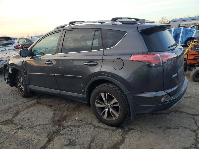 Photo 2 from auction – 2017 TOYOTA RAV4 XLE with VIN 2T3RFREV5HW671573