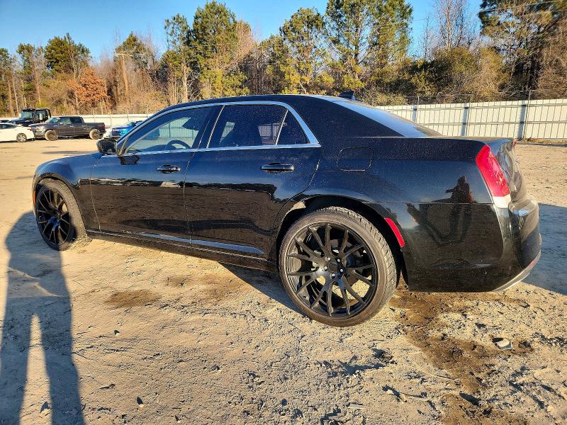Photo 2 from auction – 2019 CHRYSLER 300 TOURIN with VIN 2C3CCAAG4KH610380