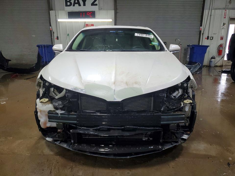 Photo 5 from auction – 2015 LINCOLN MKZ with VIN 3LN6L2LU4FR625730