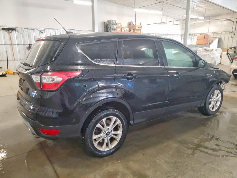 Photo 3 from auction – 2017 FORD ESCAPE SE with VIN 1FMCU9GD9HUD02420
