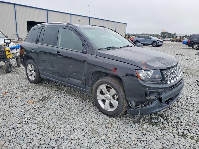 Photo 4 from auction – 2015 JEEP COMPASS LA with VIN 1C4NJDEB5FD109821