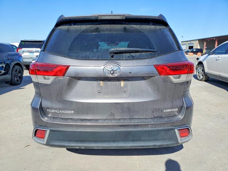 Photo 6 from auction – 2018 TOYOTA HIGHLANDER with VIN 5TDYZRFH1JS249223