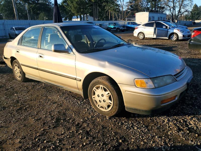 Photo 4 from auction – 1995 HONDA ACCORD LX with VIN 1HGCD5632SA123717