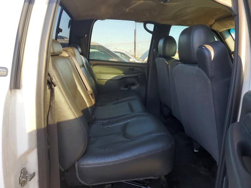 Photo 10 from auction – 2005 CHEVROLET SILVERADO with VIN 1GCHC23U05F867763
