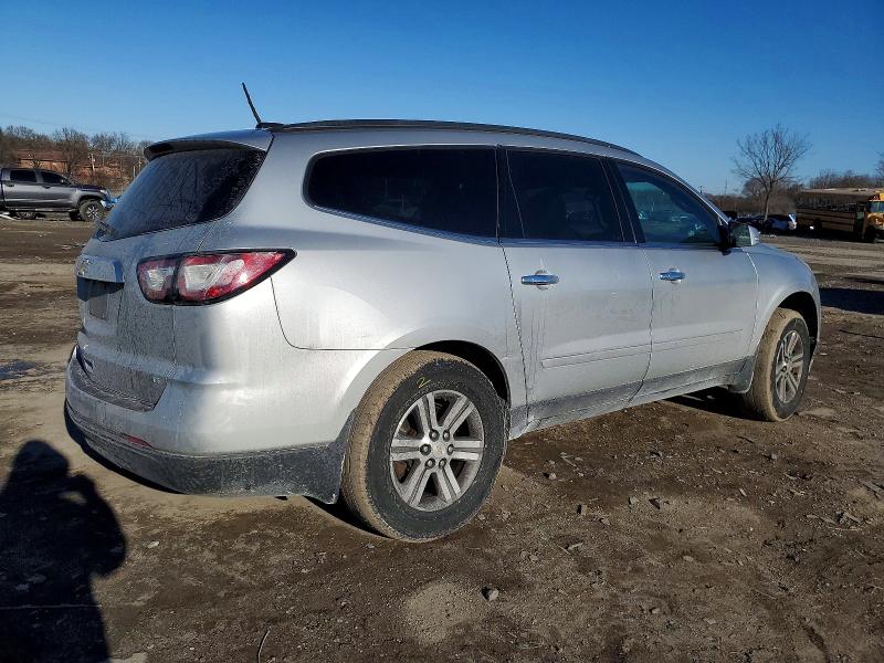 Photo 3 from auction – 2017 CHEVROLET TRAVERSE L with VIN 1GNKVGKDXHJ101174