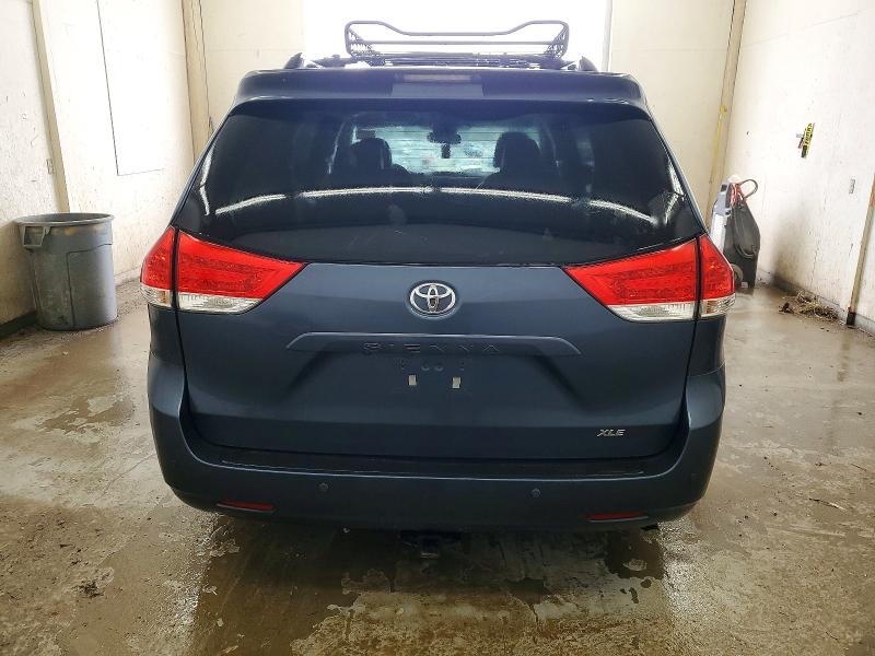 Photo 6 from auction – 2013 TOYOTA SIENNA XLE with VIN 5TDYK3DC0DS364652