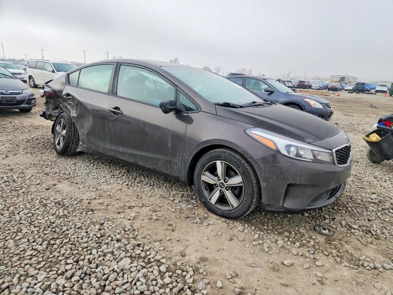 Фото 4 с аукциона – 2018 KIA FORTE LX с VIN 3KPFL4A75JE214849