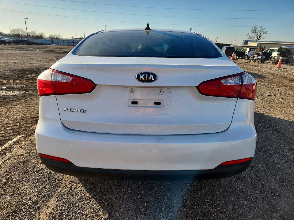 Photo 6 from auction – 2015 KIA FORTE with VIN KNAFX4A6XF5368758