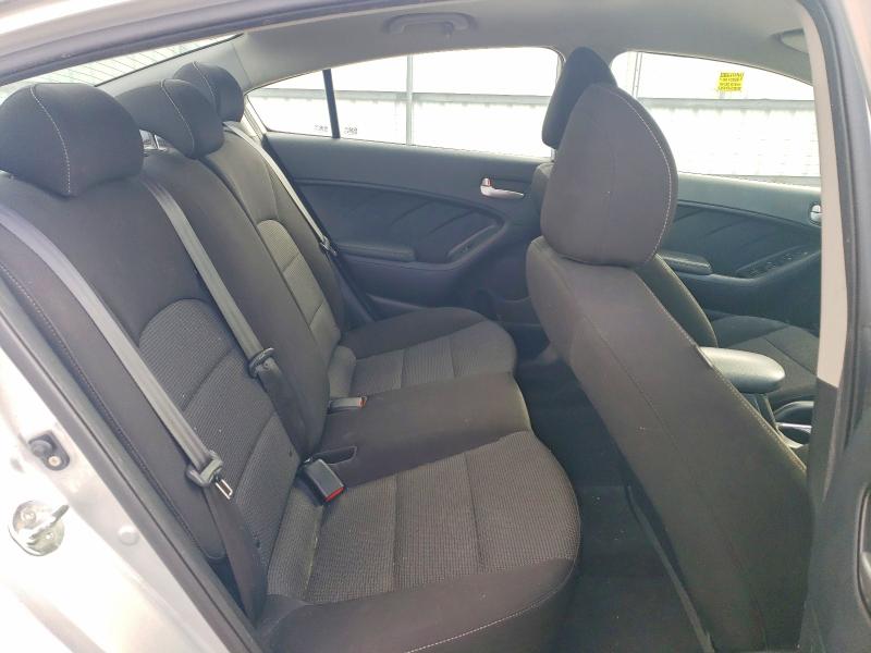 Photo 10 from auction – 2018 KIA FORTE with VIN 3KPFK4A78JE257682