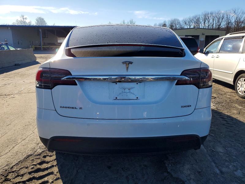 Photo 6 from auction – 2018 TESLA MODEL X with VIN 5YJXCDE25JF140586