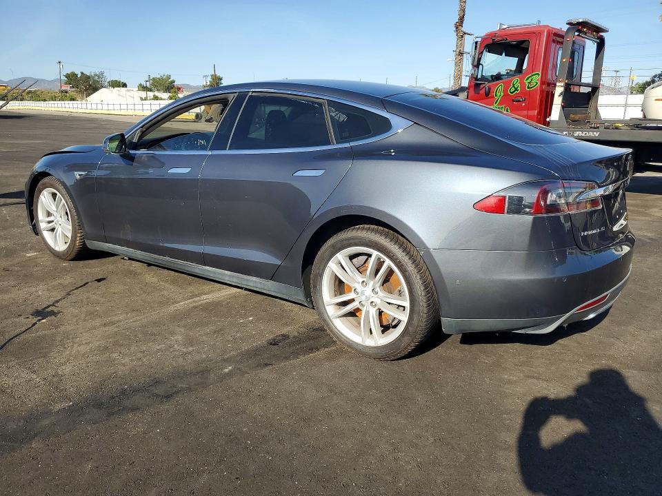 Photo 2 from auction – 2014 TESLA MODEL S with VIN 5YJSA1H11EFP50993
