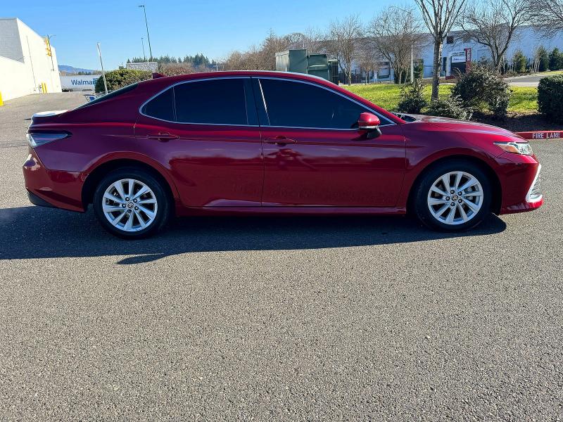 Photo 13 from auction – 2022 TOYOTA CAMRY LE with VIN 4T1C11BK2NU059674