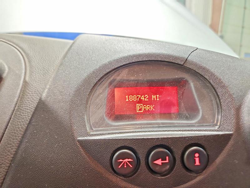 Photo 9 from auction – 2004 PONTIAC GRAND PRIX with VIN 2G2WP522341110900