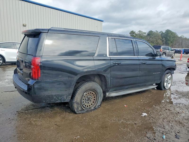 Photo 3 from auction – 2015 CHEVROLET SUBURBAN C with VIN 1GNSCJKC9FR225669