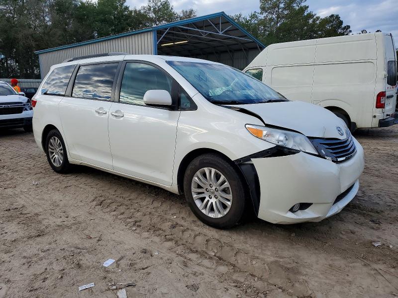Photo 4 from auction – 2015 TOYOTA SIENNA XLE with VIN 5TDYK3DC9FS550158