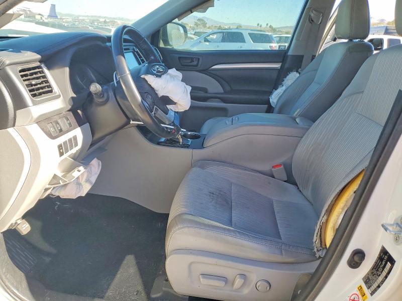 Photo 7 from auction – 2018 TOYOTA HIGHLANDER with VIN 5TDBZRFHXJS871082
