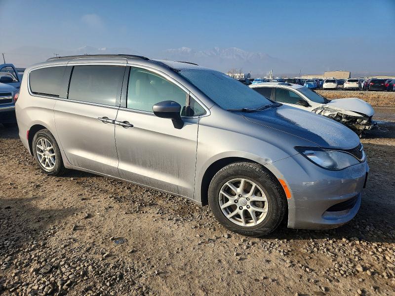 Photo 4 from auction – 2017 CHRYSLER PACIFICA T with VIN 2C4RC1DGXHR502320