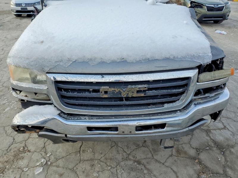 Photo 11 from auction – 2006 GMC NEW SIERRA with VIN 2GTEK13T161247049