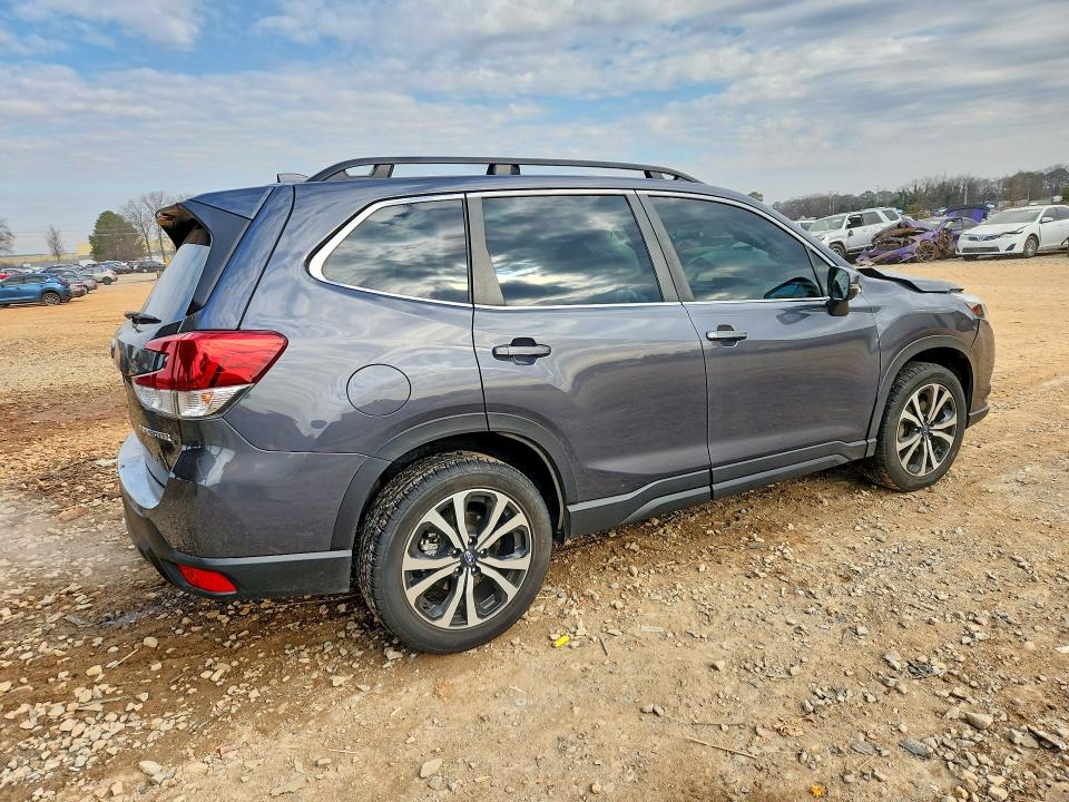 Photo 3 from auction – 2022 SUBARU FORESTER L with VIN JF2SKANC8NH461534