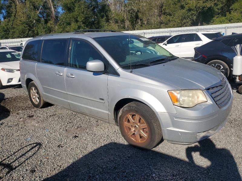 Photo 4 from auction – 2008 CHRYSLER TOWN & COU with VIN 2A8HR54P48R752291