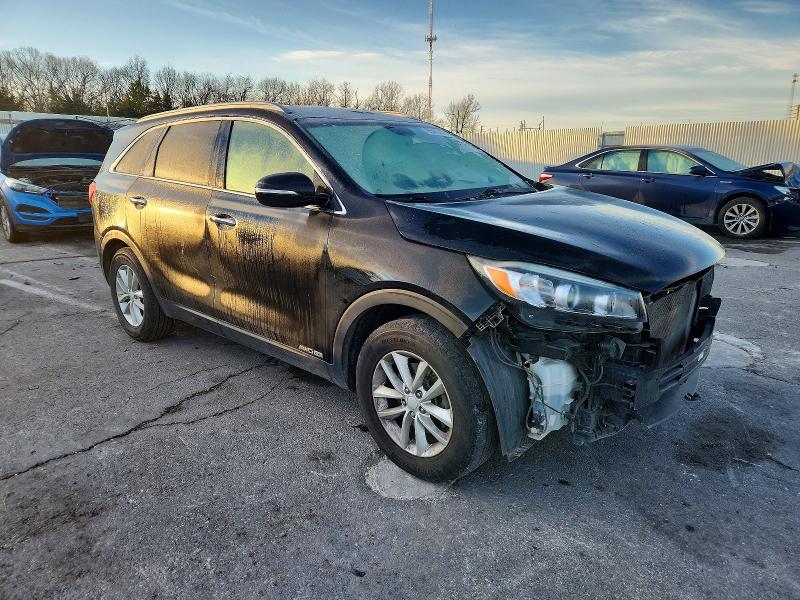 Photo 4 from auction – 2017 KIA SORENTO LX with VIN 5XYPGDA59HG194433