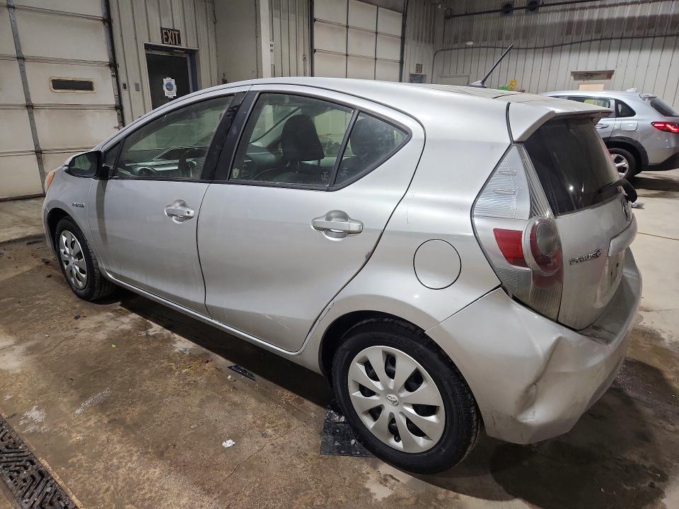 Photo 2 from auction – 2014 TOYOTA PRIUS C with VIN JTDKDTB36E1568146