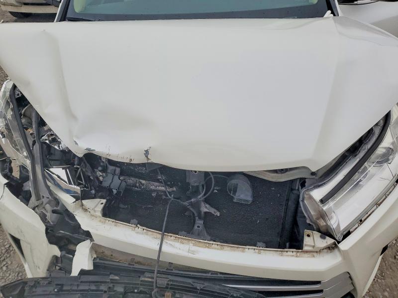 Photo 12 from auction – 2017 TOYOTA HIGHLANDER with VIN 5TDKZRFH7HS518017