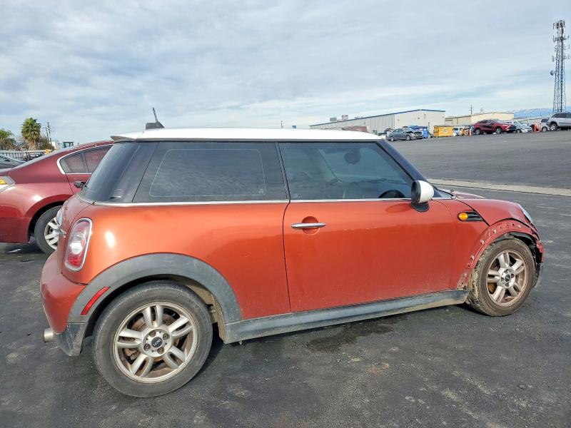 Photo 3 from auction – 2011 MINI COOPER with VIN WMWSU3C59BT094450