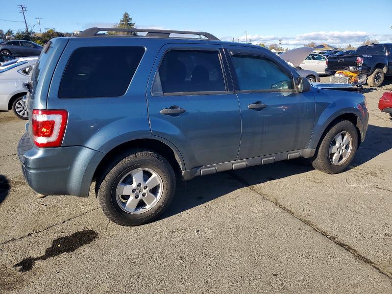 Photo 3 from auction – 2010 FORD ESCAPE with VIN 1FMCU0D72AKD24268