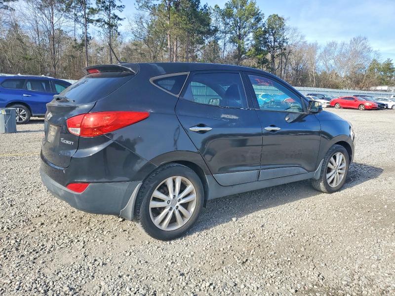 Photo 3 from auction – 2011 HYUNDAI TUCSON GLS with VIN KM8JU3AC8BU195596