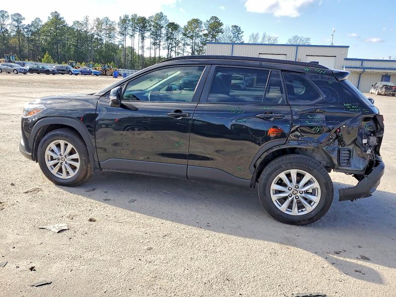 Photo 2 from auction – 2025 TOYOTA COROLLA CROSS with VIN 7MUCAAAG8SV123482