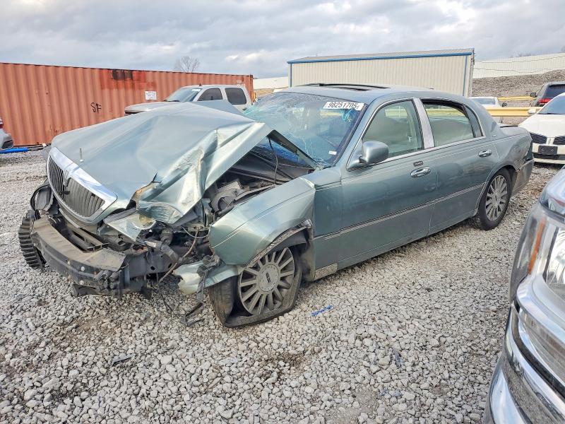 LINCOLN TOWN CAR S 2003 with VIN 1LNHM82W03Y704384 - Photo from auction