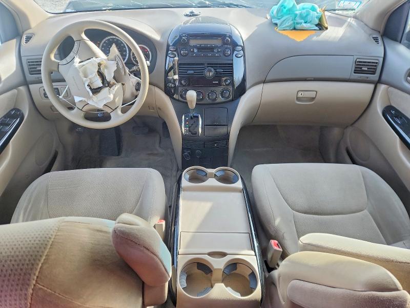 Photo 8 from auction – 2004 TOYOTA SIENNA LE with VIN 5TDBA23C44S024294