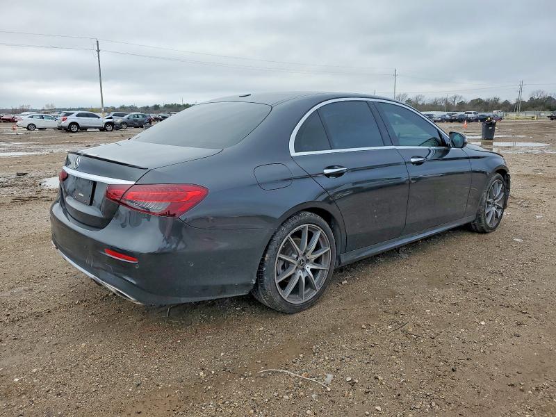 Photo 3 from auction – 2022 MERCEDES-BENZ E 350 with VIN W1KZF8DB0NB089005