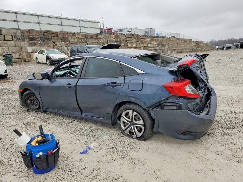 صورة رقم 2 من المزاد - 2017 HONDA CIVIC LX مع VIN 19XFC2F58HE033802