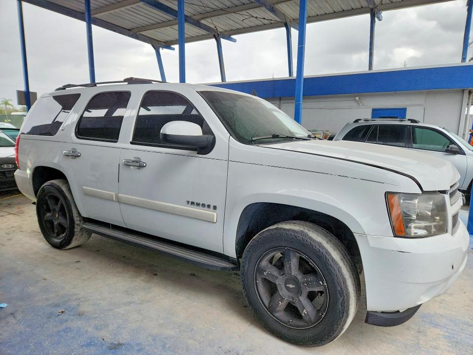 Photo 4 from auction – 2008 CHEVROLET TAHOE with VIN 1GNFC13008R257077