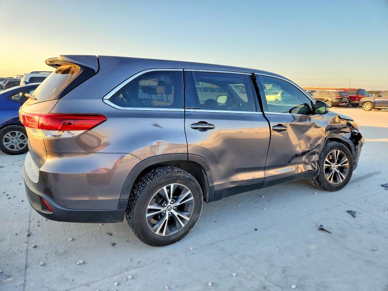 Photo 3 from auction – 2019 TOYOTA HIGHLANDER with VIN 5TDZARFH6KS056689