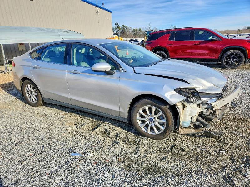 Photo 4 from auction – 2015 FORD FUSION S with VIN 3FA6P0G73FR274073